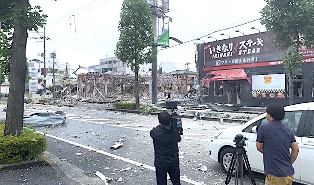【動画】福島 郡山で爆発… 建物に被害 少なくとも10人けが　建物は『しゃぶしゃぶ温野菜』か