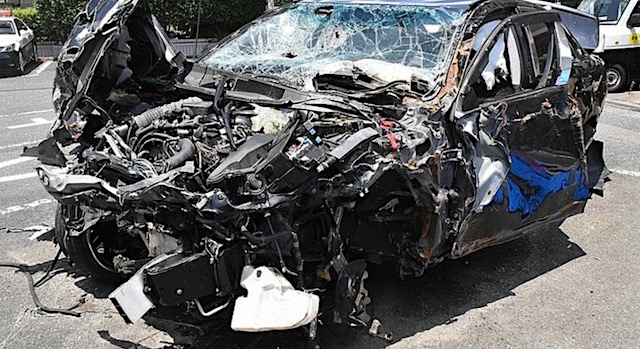 【福岡】時速160キロ超で事故、同乗3人死傷　20歳逮捕