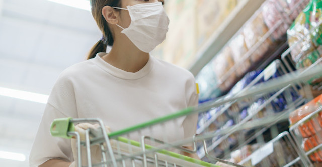 コロナ感染の一人暮らし大学生、自宅待機中の買い物について保健所に質問 → 保健所「マスクをつけて行ってくれ」