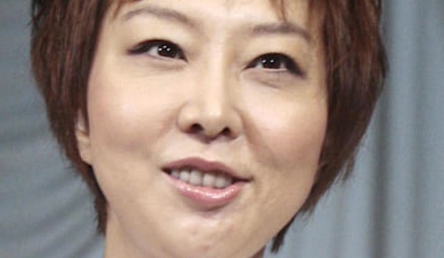 室井佑月さん「この国の日本のリーダーとなろうとする女は、男とち◯このデカさを張り合うみたいな。バッカみたい」→「酔っぱらって、本音をいいすぎました」