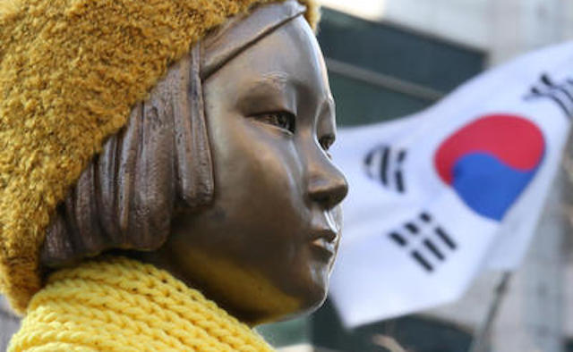 韓国の「慰安婦像」にナゾの著作権で“ボロ儲け”する人たち　関連の売り上げ2億9000万円