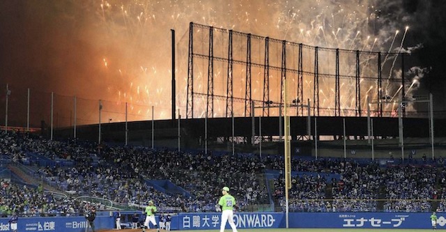 ジャニーズ事務所が謝罪　嵐フェスの収録　花火の煙でプロ野球２度中断　「ヤクルト対中日」