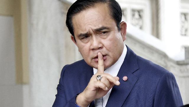 タイ首相、報道陣に消毒液噴射「新型コロナをうつされるのが怖いから、身を守っている」