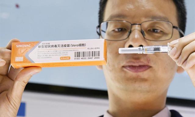中国製ワクチンを使うチリ、1回目の接種が進んだタイミングで感染者数・死者数が急増… チリ当局「防止効果は1回接種で16％」