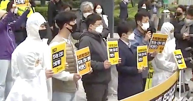 韓国の市民団体、防護服姿で海洋放出に抗議「タンクを増設し長期保管せよ！」韓国政府は遺憾表明 → 米は“容認”