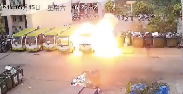 【話題】『中国製のEVシャトルバス、自然発火し全焼…』