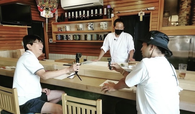 石橋貴明チャンネル、YouTube撮影で“ゲリラ採点”を行なった寿司店に謝罪 → 店側「お客様との縁途絶えた」