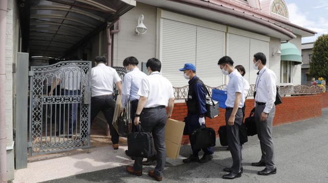 福岡県中間市・送迎バス園児死亡の保育園に再び改善勧告　足をつかんで逆さに持ち上げたり、バスタオルで巻いた状態で長時間トイレに放置…
