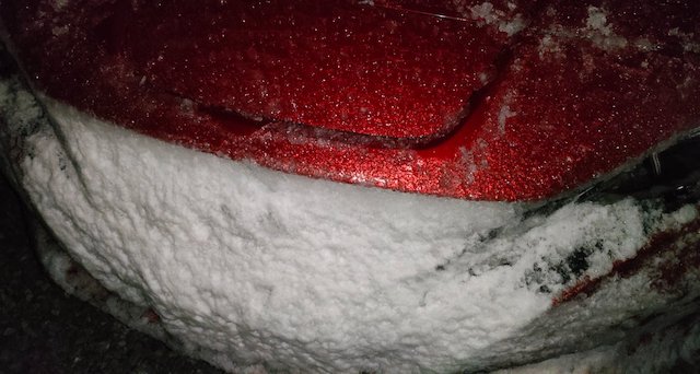 電気自動車の致命的な問題が雪国で発覚「エンジンなくて排熱無いから雪が解けなくて…」