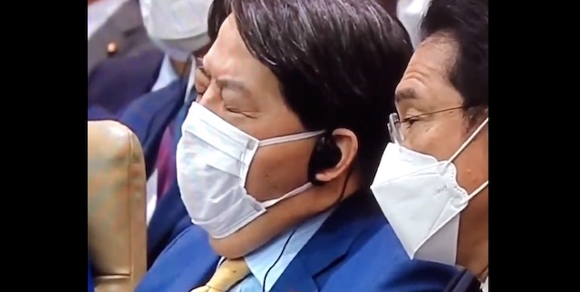 【動画】林芳正外相、ゼレンスキー大統領の国会演説中に“あくび”をしてしまう…