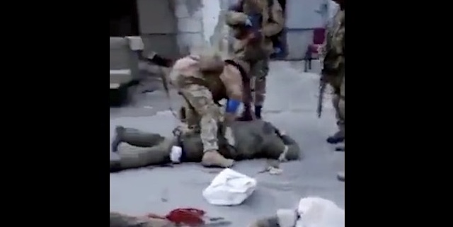 「ウクライナ兵がロシア兵捕虜を銃撃」動画がネットに投稿される → ウクライナ当局「ただちに調査する」