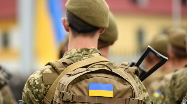米、ウクライナでのロシア兵処刑疑惑を注視 →  ウクライナ人権委員会「ロシア軍が降伏するふりをしてウクライナ兵に発砲した」