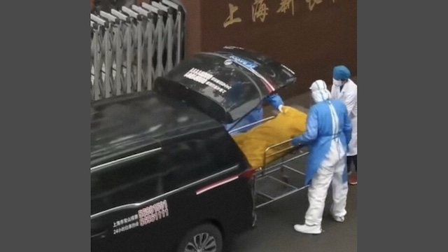 【中国】遺体袋が搬出時に動き…中に生きた高齢者（※動画）