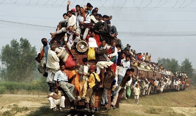 【動画】“遅延”で有名なインドの列車が20分早く到着した結果…
