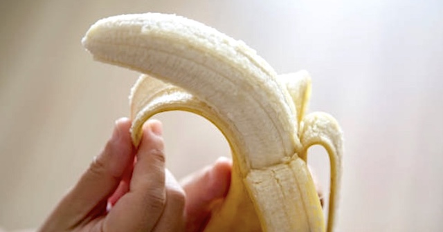 【話題】夫「バナナおいしいな〜(ﾓｸﾞﾓｸﾞ)でもバナナあるあるやと思うんやけどさ、口の中ピリピリするし喉痒くならん？ｗ」→ 妻「えっならん」→ 検査した結果…