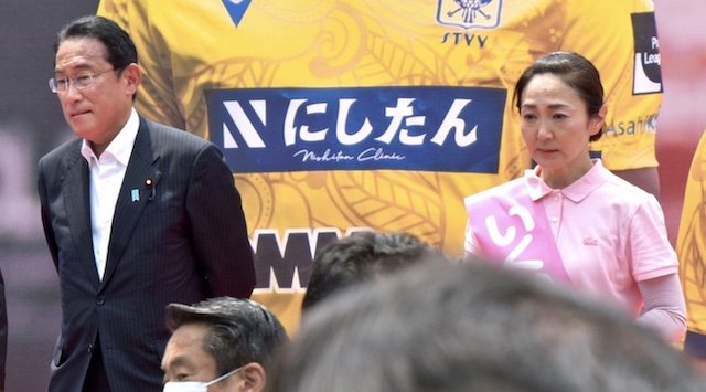 渋谷ハチ公前、岸田首相の演説中に聴衆倒れる… 岸田首相は緊張感を持って注視