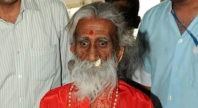 78年間絶食したという有名なインドの僧侶、服の中に食べ物を隠し食べていたことが発覚 → インド人「それでも凄い」
