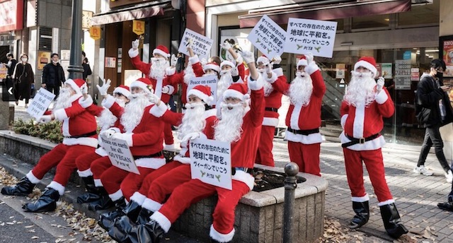 動物愛護団体さん、渋谷のKFC前でクリスマスチキン自粛呼び掛け