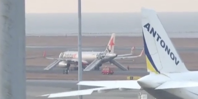 【動画】ジェットスター機、爆破予告で緊急着陸　中部空港