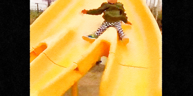 【動画】バナナ滑り台から子どもが落下… 経験者が危険性指摘