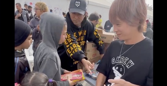 【話題】『NHK党ガーシー議員、トルコで被災された方へ食料を配る』(※動画)