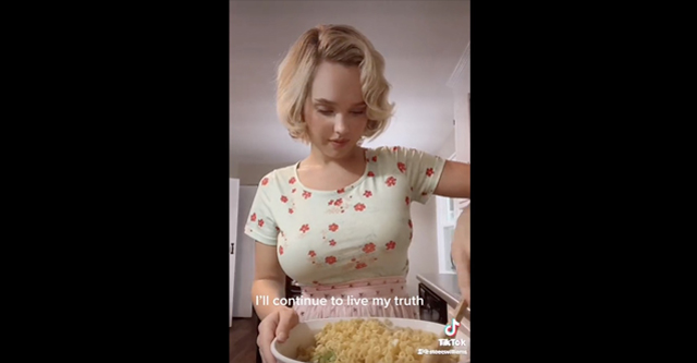 【動画】アメリカ人女性「私は専業主婦で、夫のために料理や掃除をするのが大好きです。健全に従順しています♡」→ フェミニストに見つかり炎上…
