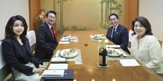 岸田首相、尹大統領と銀座の飲食店はしご　異例のスタイル