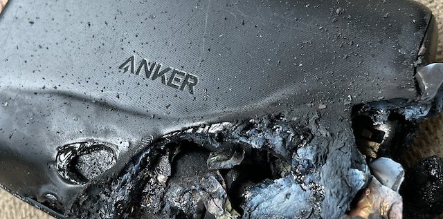 3年半前に購入した『ANKER』のモバイルバッテリー、突然火を吹いて爆発…