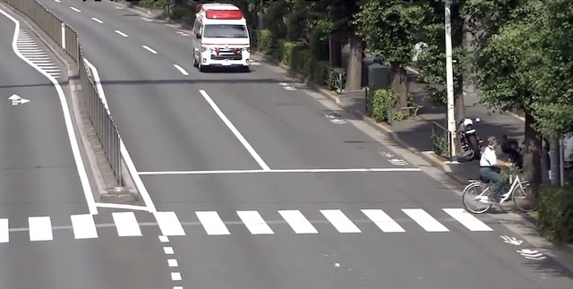 【話題】緊急車両“妨害”界隈のレジェンド…(※動画)