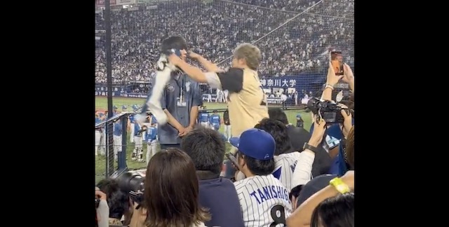 【動画】「選手見えない」横浜スタジアムで警備員に暴行疑い　会社役員を逮捕