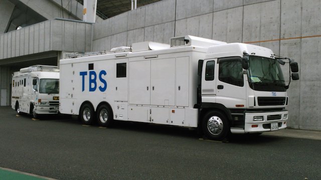 TBS車両にブロック片投げつけた疑い　無職の男(24)逮捕「テレビ局が戦争をあおっている」