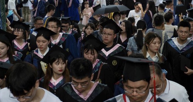 【中国】若年失業率、国家統計局発表＝19.7%、北京大学副教授発表＝46.5％