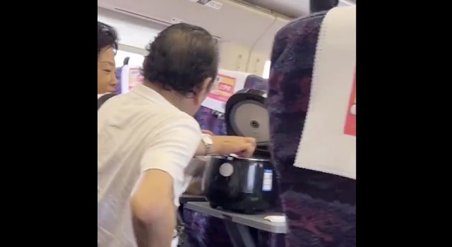 中国人、新幹線内で“炊き立てご飯”を満喫…(※動画)