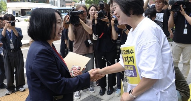 社民党・副党首、ハンスト中の韓国野党代表を訪問