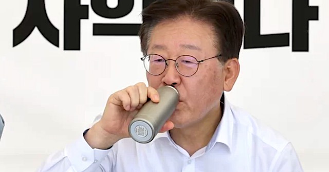ハンスト2日目の韓国最大野党代表、水飲む…