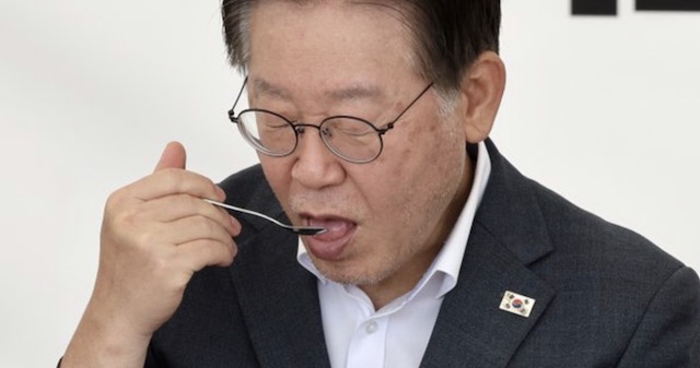【ALPS処理水海洋放出】ハンスト中の韓国最大野党代表、塩舐める…