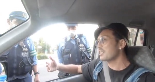 【動画】元警察官YouTuber、職務質問してきた警察官を論破「ハッタリかましたら噛み付くで」