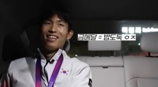 【話題】韓国選手、日本代表選手の前で金メダル「メシウマ」