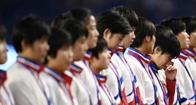 【女子サッカー】北朝鮮チーム、表彰式で日の丸見ず