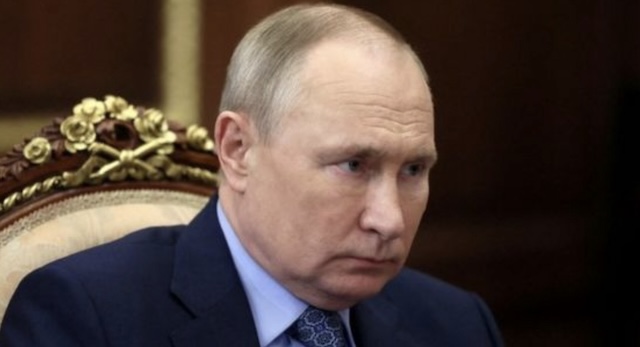 英国タブロイド紙「プーチン、心停止状態で寝室で見つかる」
