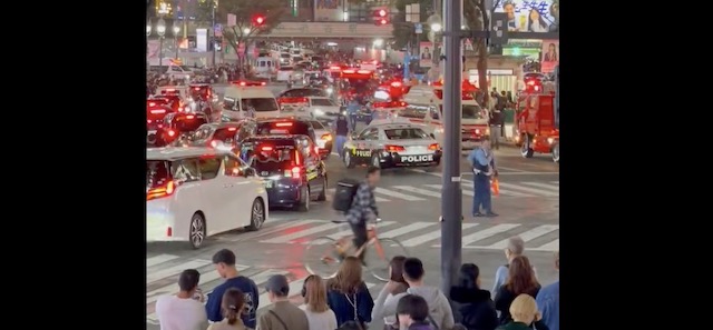 【動画】渋谷スクランブル交差点近くで事故　男女７人けが　乗用車運転手を逮捕　事故の瞬間映像