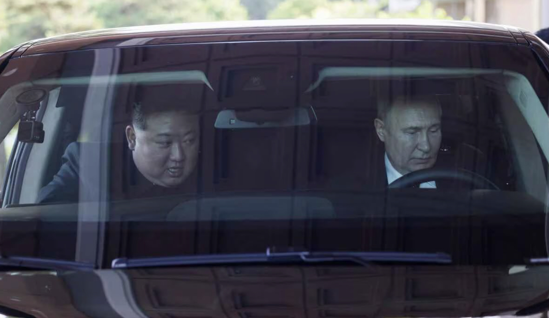【動画】プーチン大統領、金正恩氏とドライブ → 公園お散歩
