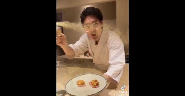 【動画】金粉を撒き散らす寿司屋が話題… 『喘息持ちには辛い』『すごいけどなんかやだ！』