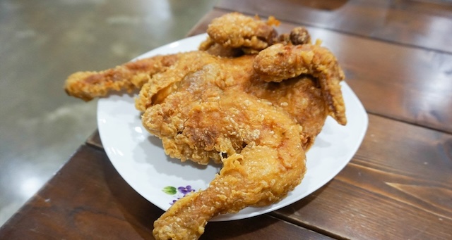【韓国】まるごと鶏１羽を揚げた『トンダク』にウジ数十匹…(※画像)