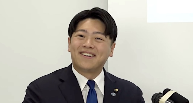 東京都府中市議会議員 秋田竜一（27） 