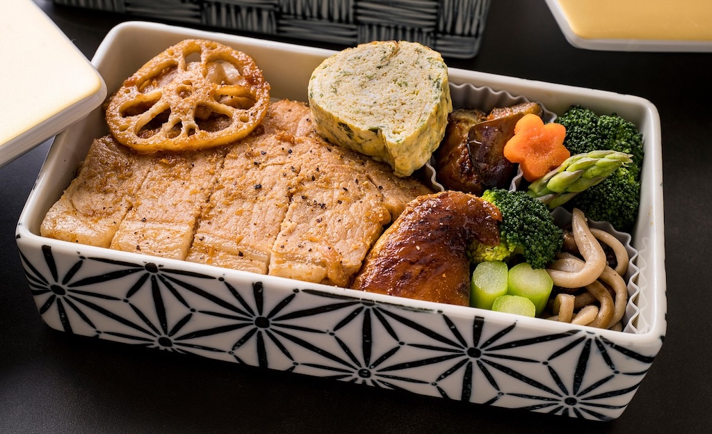 弁当屋さん「外国人1人72万円助成金は誤情報、同等待遇で雇用」