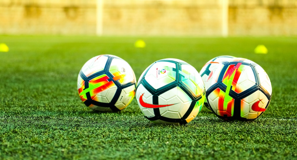 サッカー日本代表ポスター問題で元JFA会長の川淵三郎氏が対応 → あっという間にデザイン変更完了！