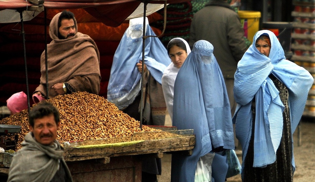 アフガニスタン首都の中華料理店で爆発、7人死亡… イスラム国「中国人を標的に加えた」