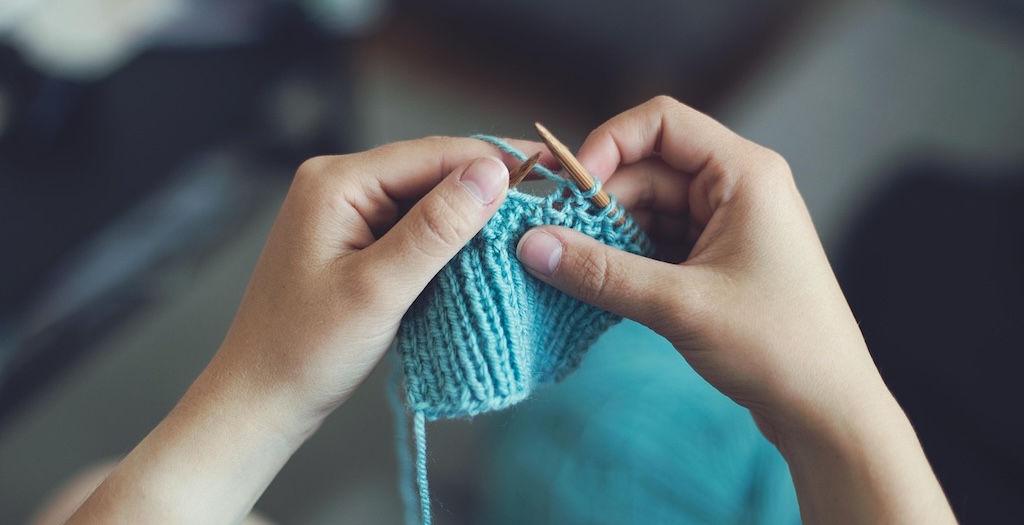 【話題】編み物界隈「あまりにも暇すぎて◯◯編んでみたー！いい感じー！」→ 反応「危機管理能力ないの？」