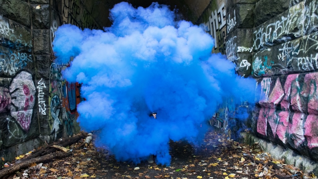 【話題】『日比谷線乗ってたら隣の人が持ってたipadが急に発火してめちゃ燃えて死ぬかと思った震える…(ﾊﾟｼｬﾘ)』